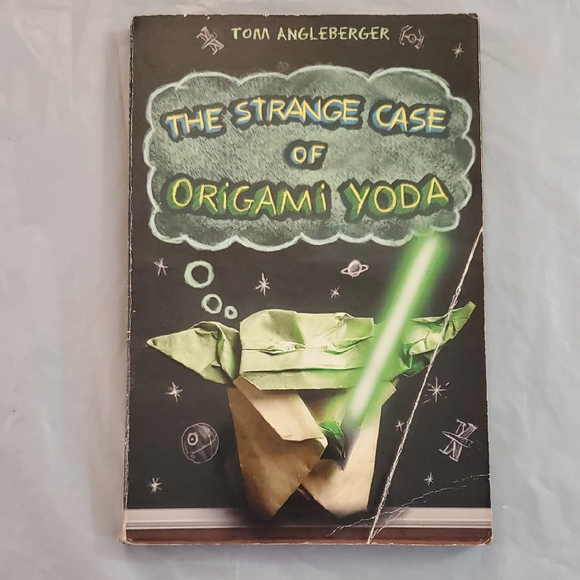 The Strange Case of Origami Yoda Book Paper Back 🌏5/$10🌏 - Picture 1 of 5